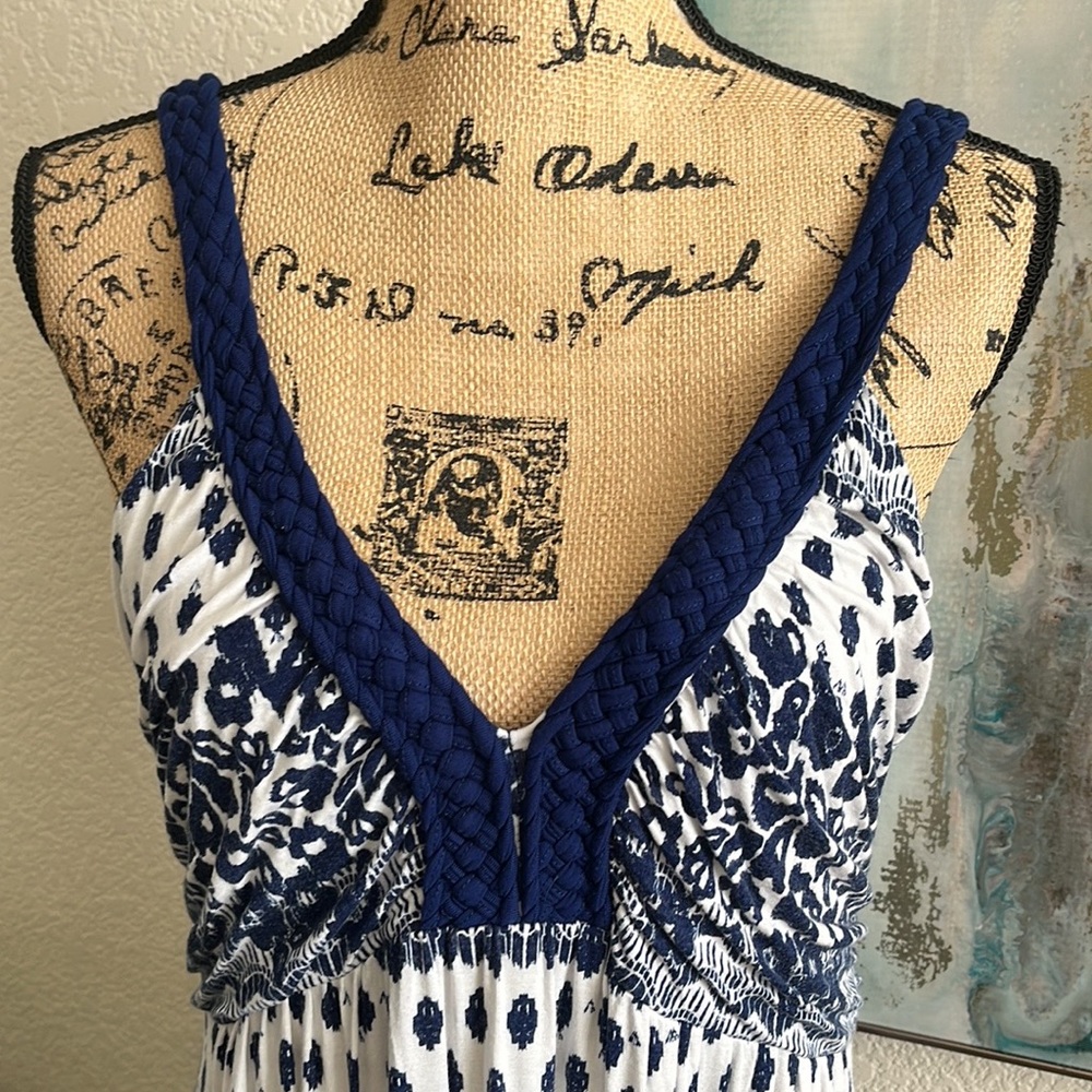 Design History Maxi Dress Graphic Blue Size XLarge 
Gently used.
